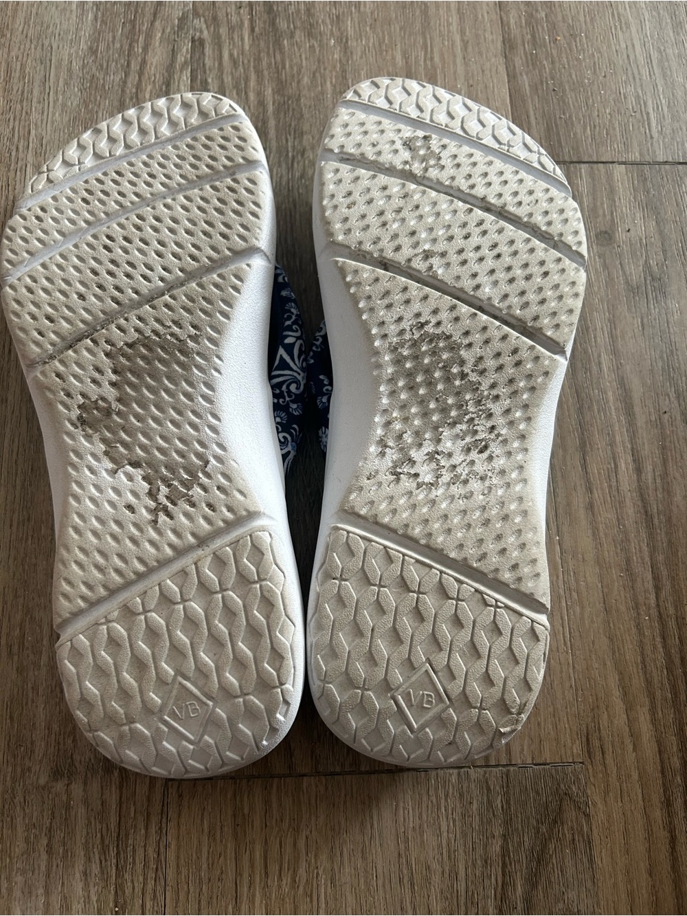 Vera Bradley Navy and White cloud Sandals - Picture 3 of 4